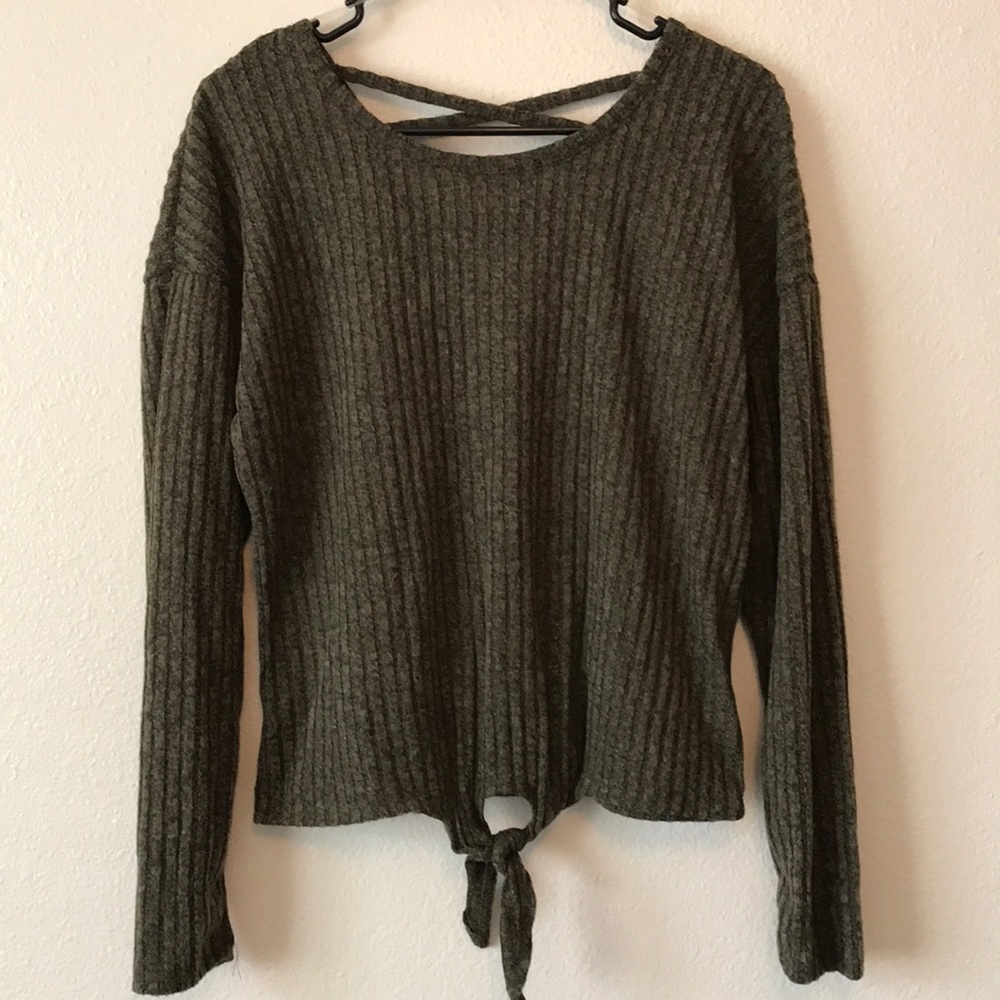 Front Tie Mid-Rise Top